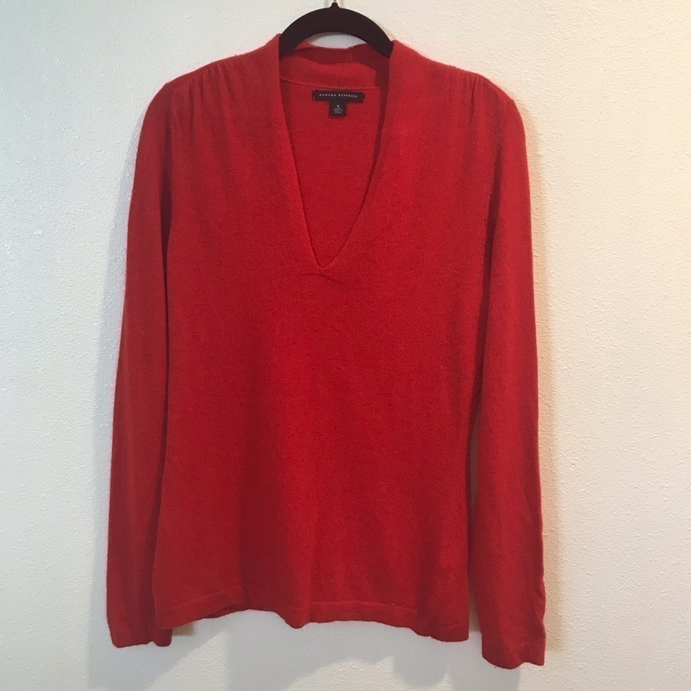 Banana Republic V Neck wool blend red sweater Sz M